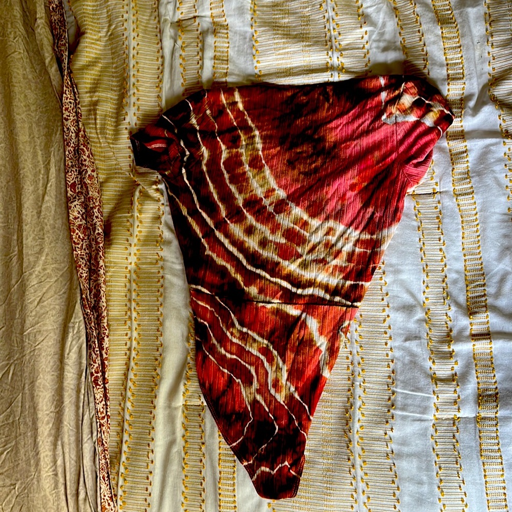 Tye dye body suit - Picture 4 of 4